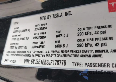 2018 Tesla Model 3 Long Range/Performance z USA, uszkodzony, nr VIN 5YJ3E1EB3JF178776